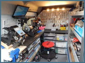 Safe Key Shop Hazel Park, MI 248-387-9925 - 2-mobile-locksmith